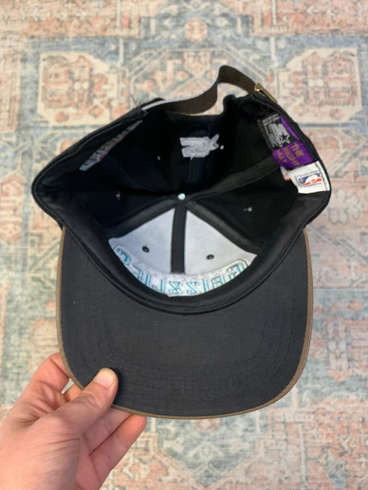 Vintage 90’s Starter x Vancouver Grizzlies Hat