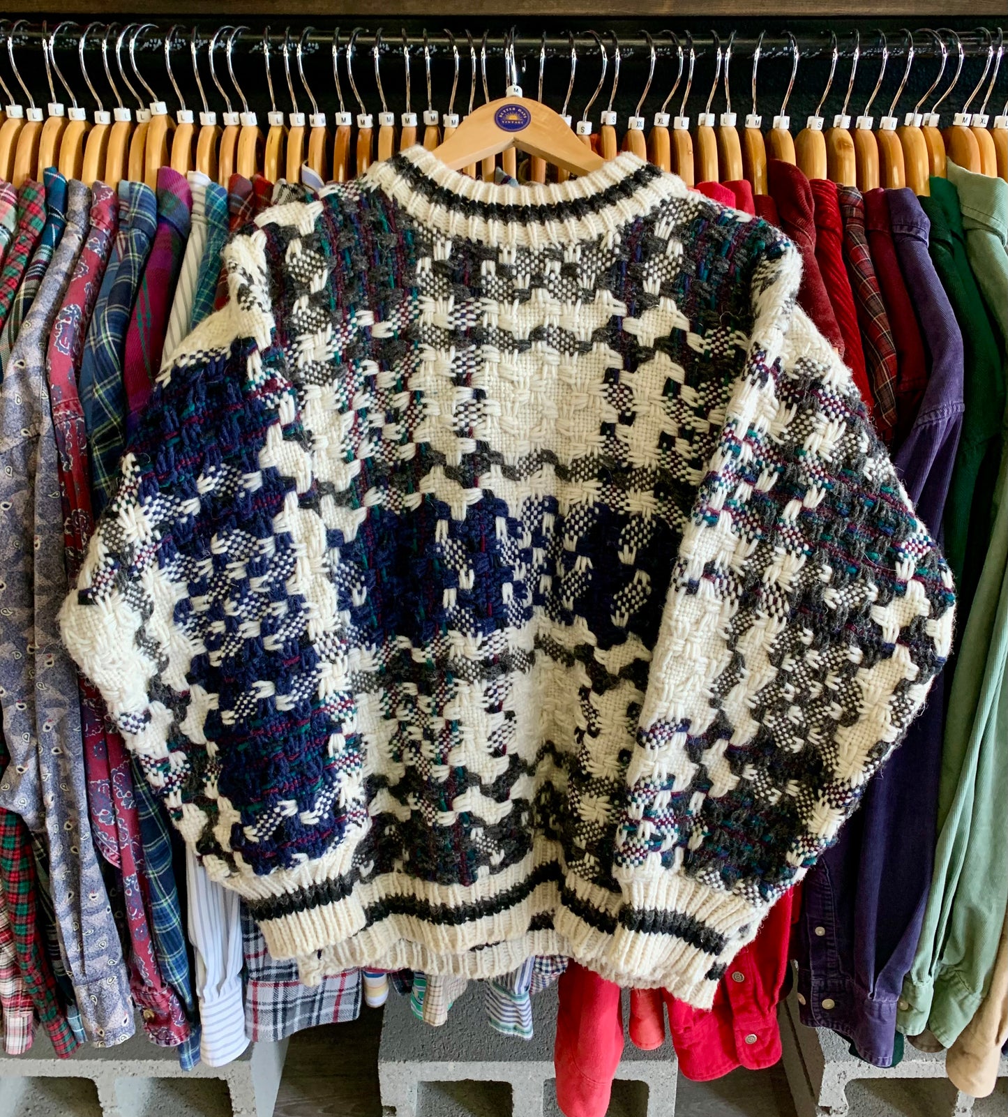 Vintage 70s/80s Handknit Chunky Wool Sweater - Sz Med