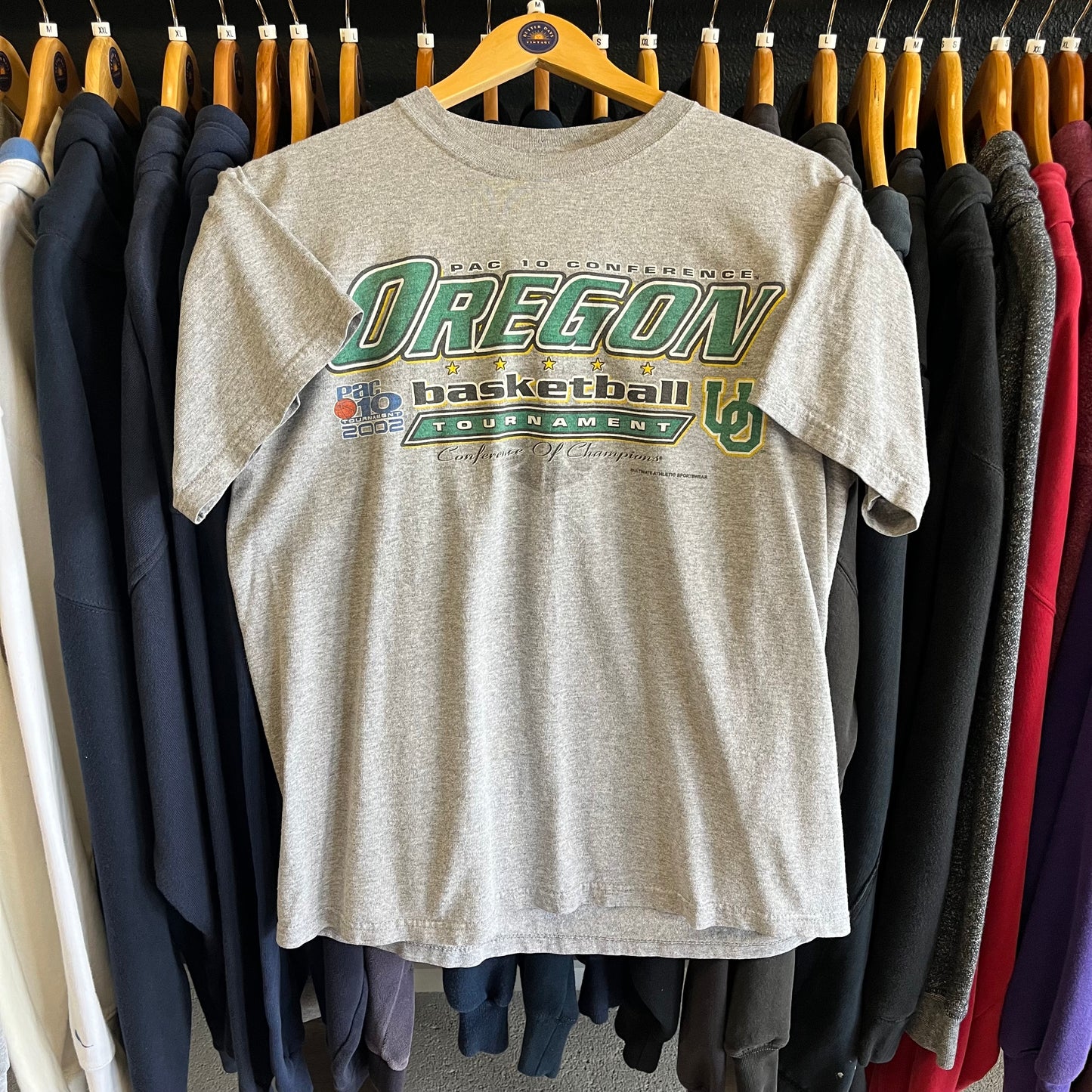 Vintage Ducks Basketball 2002 “Elite 8” Season Tee- Sz Med