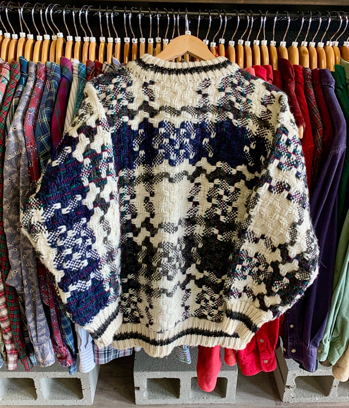 Vintage 70s/80s Handknit Chunky Wool Sweater - Sz Med