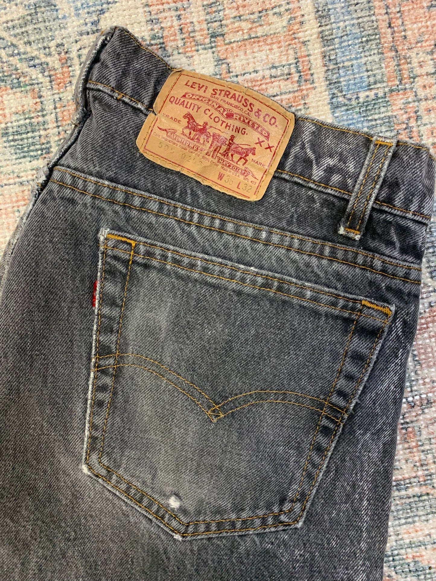 Distressed Vintage Levis 505 Straight Leg Jeans- 34x31