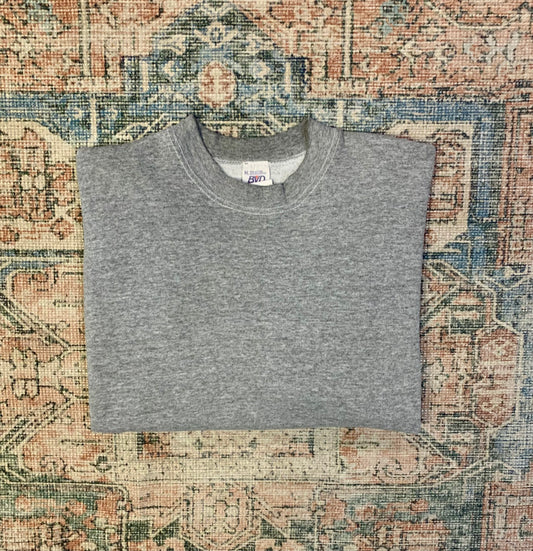 Vintage 90’s Essential Sweatshirt- Sz Lg