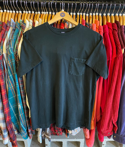 Vintage 90’s Gap Black Pocket Tee- Sz Med