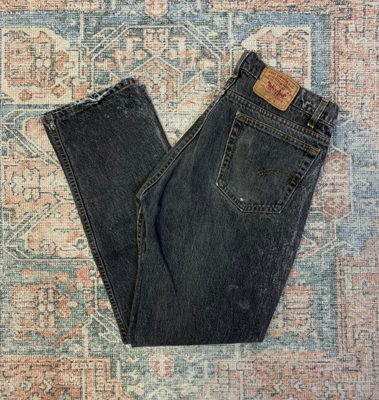 Distressed Vintage Levis 505 Straight Leg Jeans- 34x31